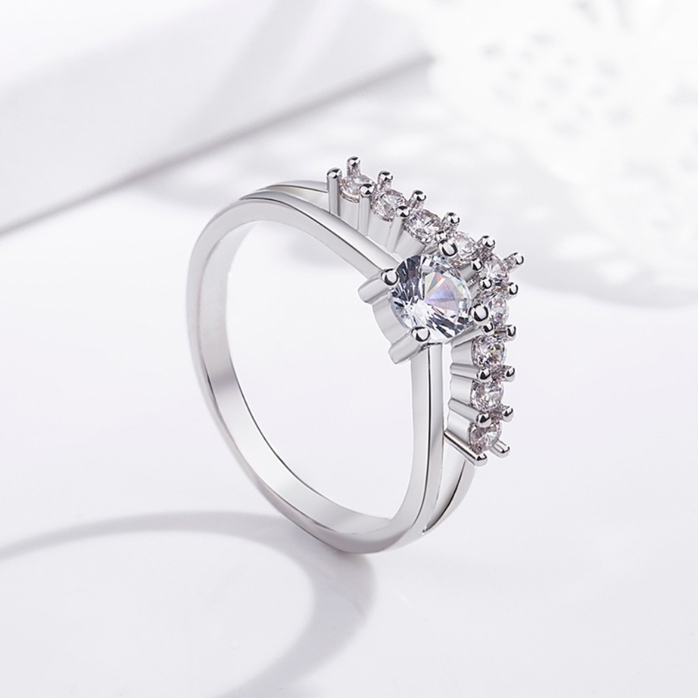 *GERONIMA* Silver Zircon Gem Fashion Ring Size 8